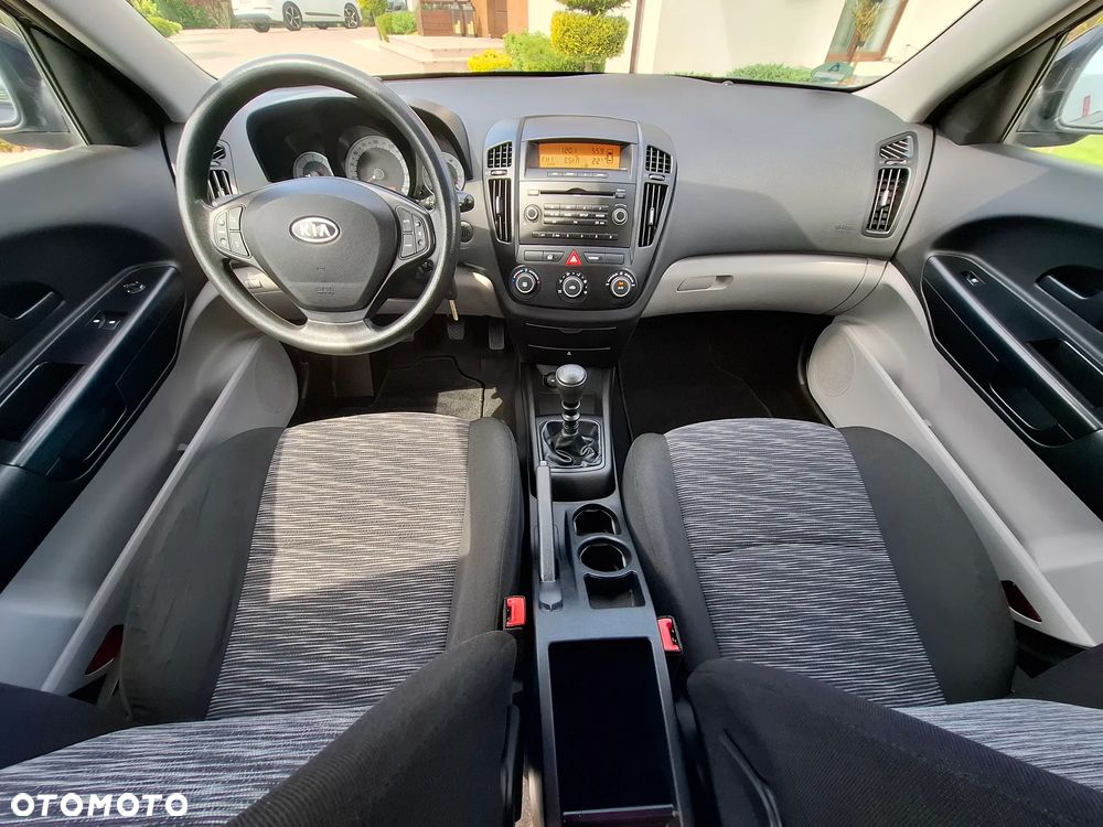 Kia Ceed 1.4 CVVT LX - 33