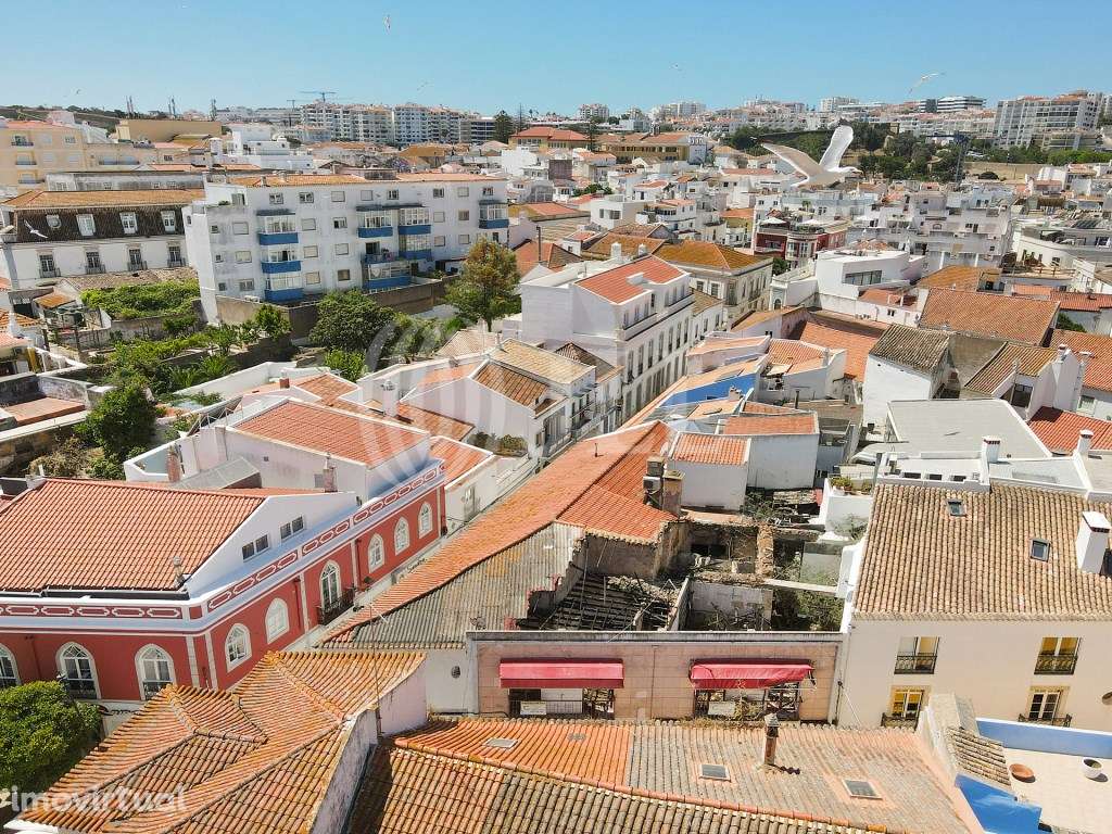 Loja, devoluta, no centro de Lagos, Algarve - Grande imagem: 2/6