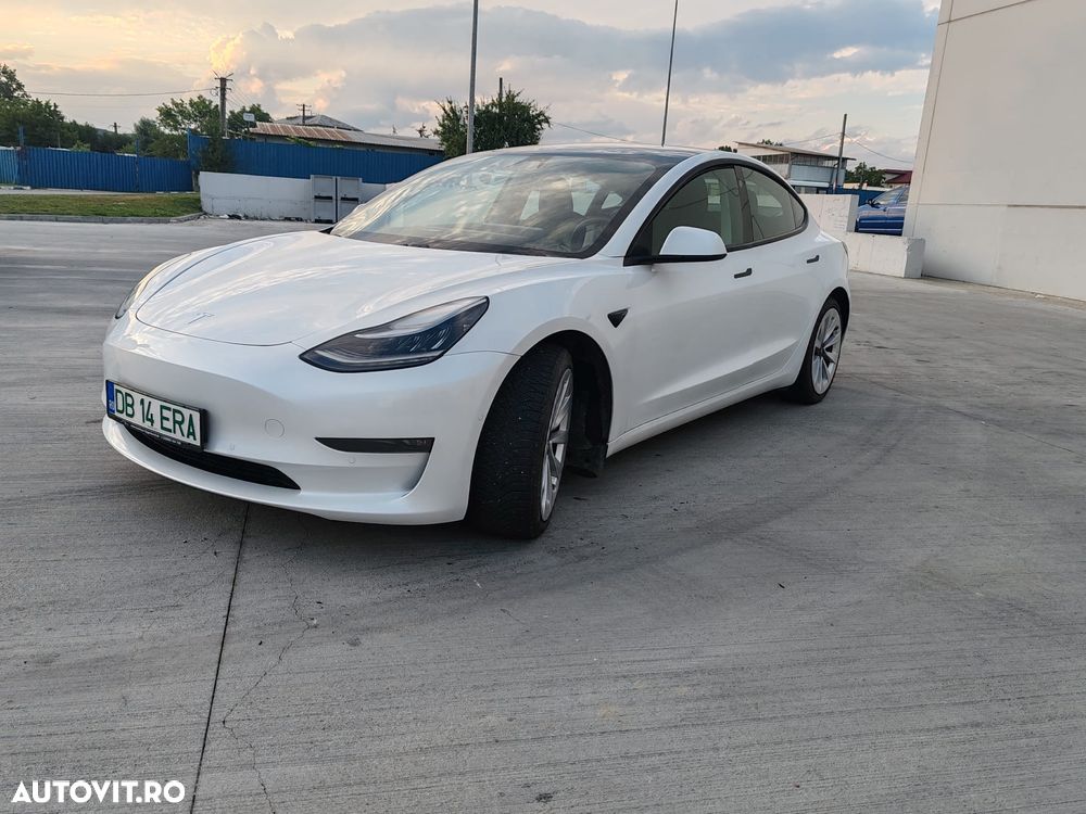 Tesla Model 3 - 6