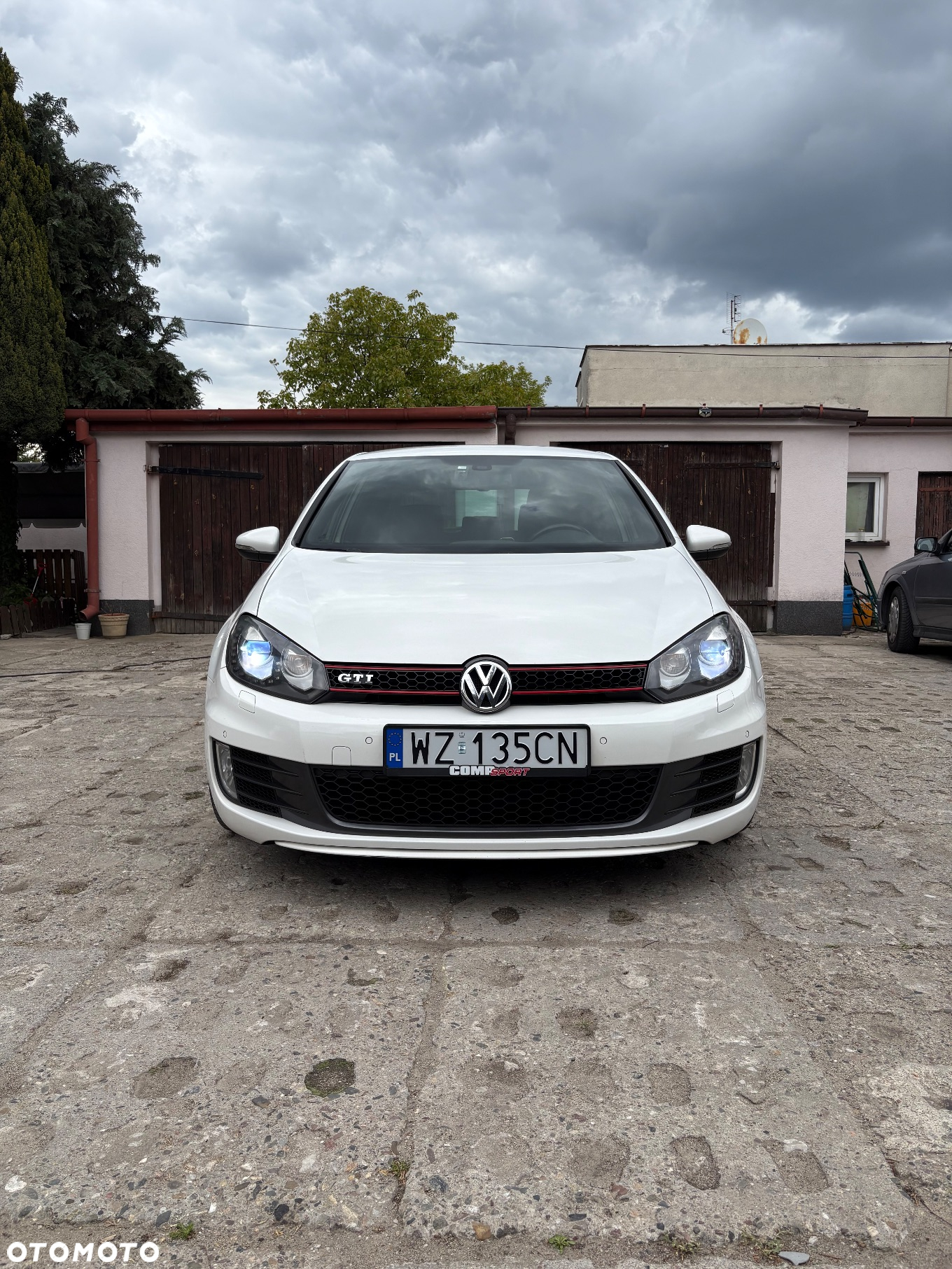 Volkswagen Golf VI 2.0 TSI GTI DSG - 2