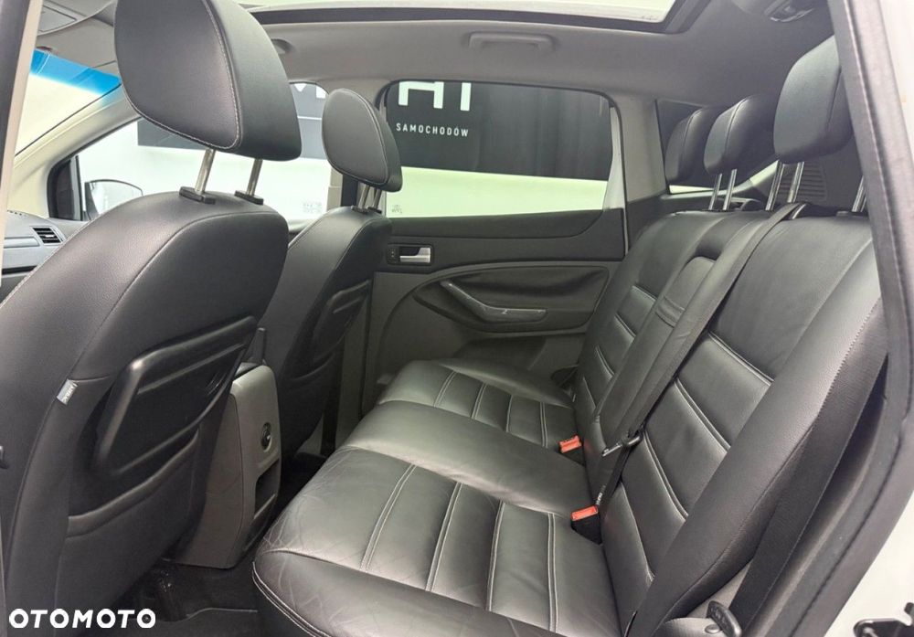 Ford Kuga - 24