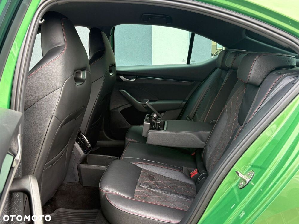 Skoda Octavia 2.0 TSI RS DSG - 16