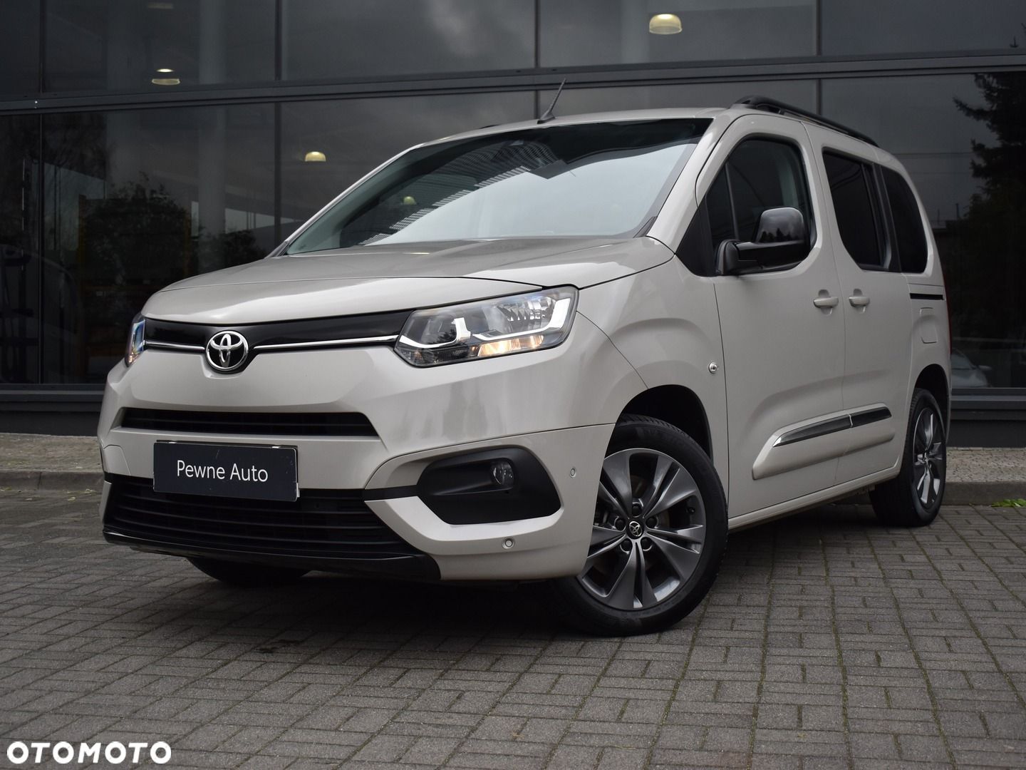 Toyota Proace City Verso 1.2 D-4T Family - 1