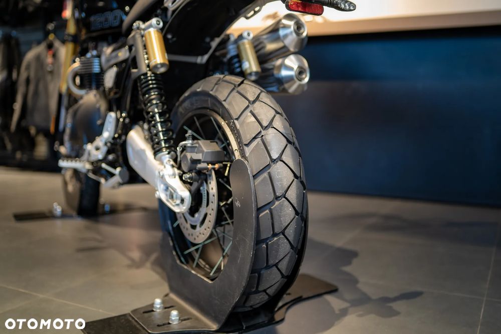 Triumph Scrambler - 9