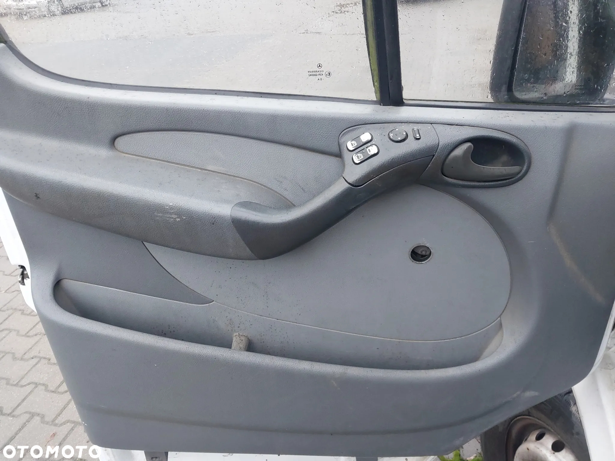 Mercedes Benz Sprinter 316 W903 W902 W901 W904 W905 Lift FL silnik 2.2 cdi pompa wtryskowa wtryski głowica skrzynia manualna most lusterko drzwi resory fotel panel szyba szyberdach mechanizm klamka zewnętrzna NA CZĘŚCI - 15