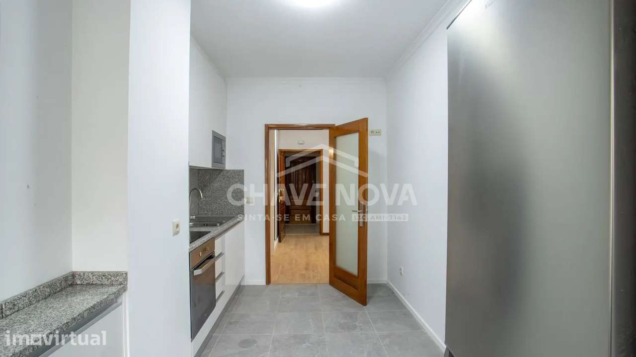 LA- Apartamento T2 Para Venda, Totalmente Renovado em Gaia, Devesas - Grande imagem: 4/37
