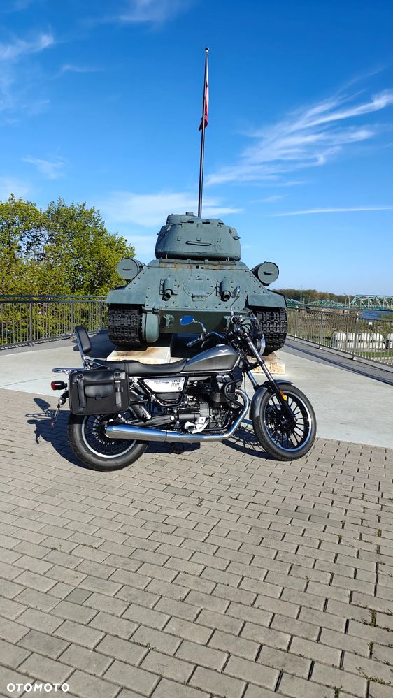 Moto Guzzi V9 - 8