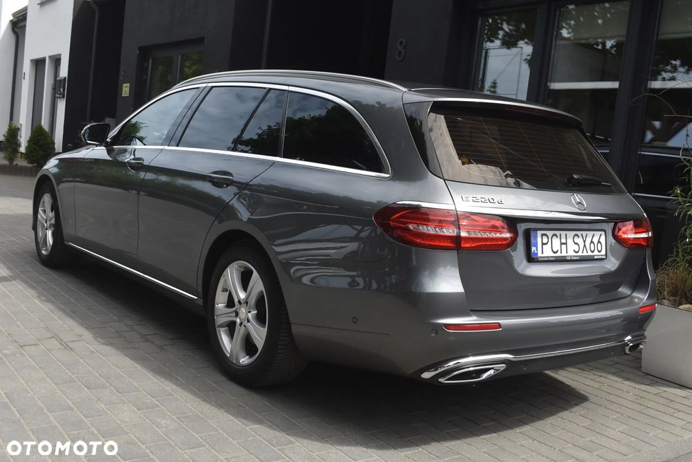 Mercedes-Benz Klasa E 220 d 9G-TRONIC Exclusive - 4