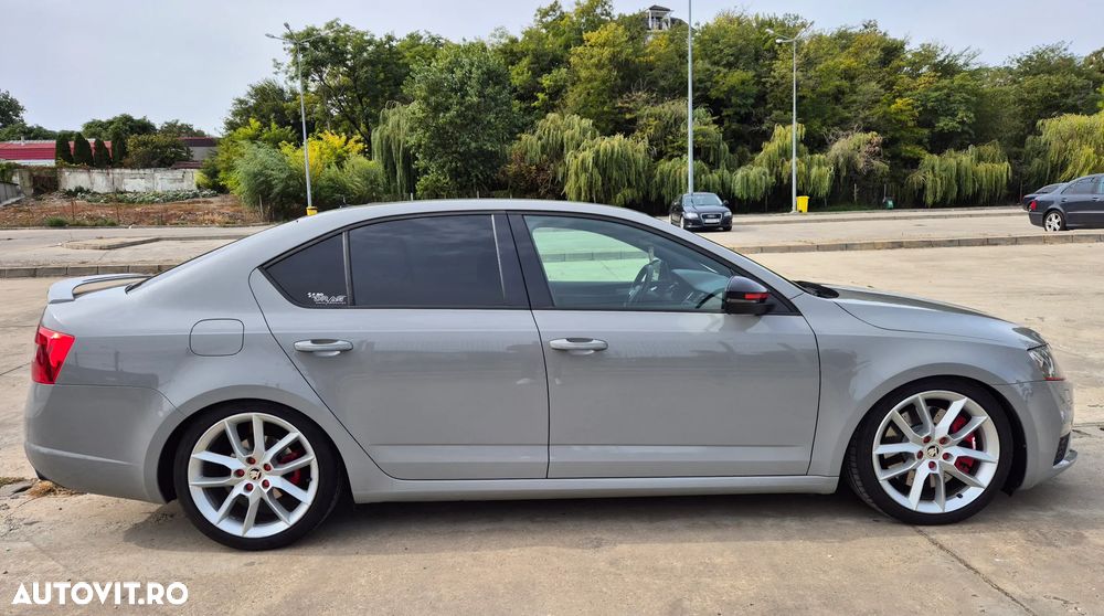 Skoda Octavia 2.0 TSI RS - 12