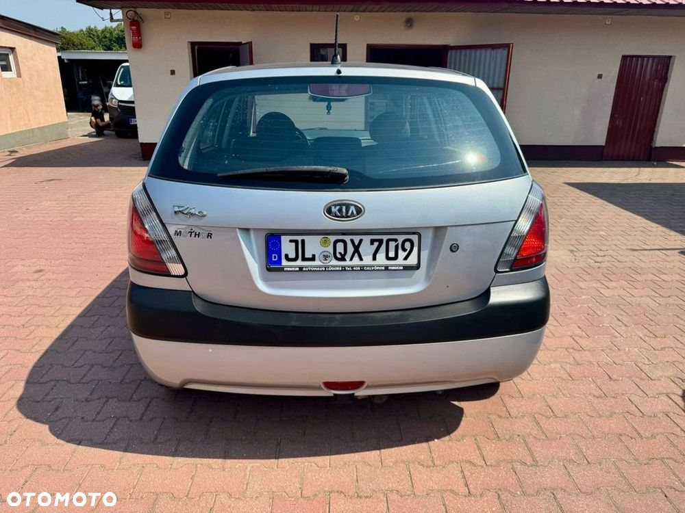 Kia Rio 1.5 GLX - 3