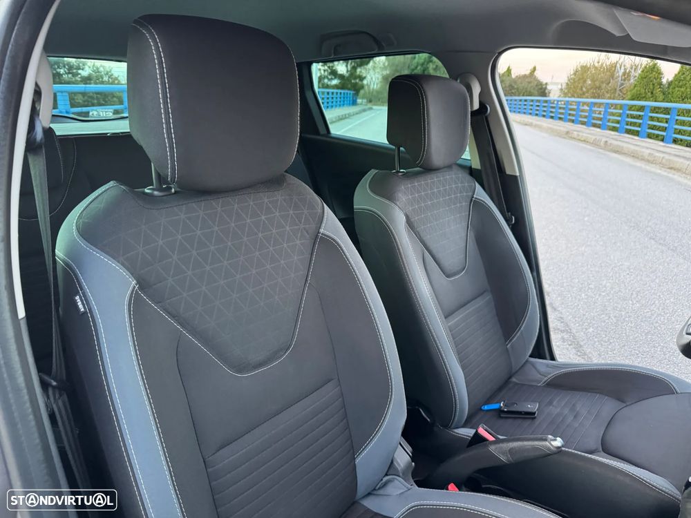 Renault Clio Sport Tourer Energy dCi 90 EDC Experience - 27