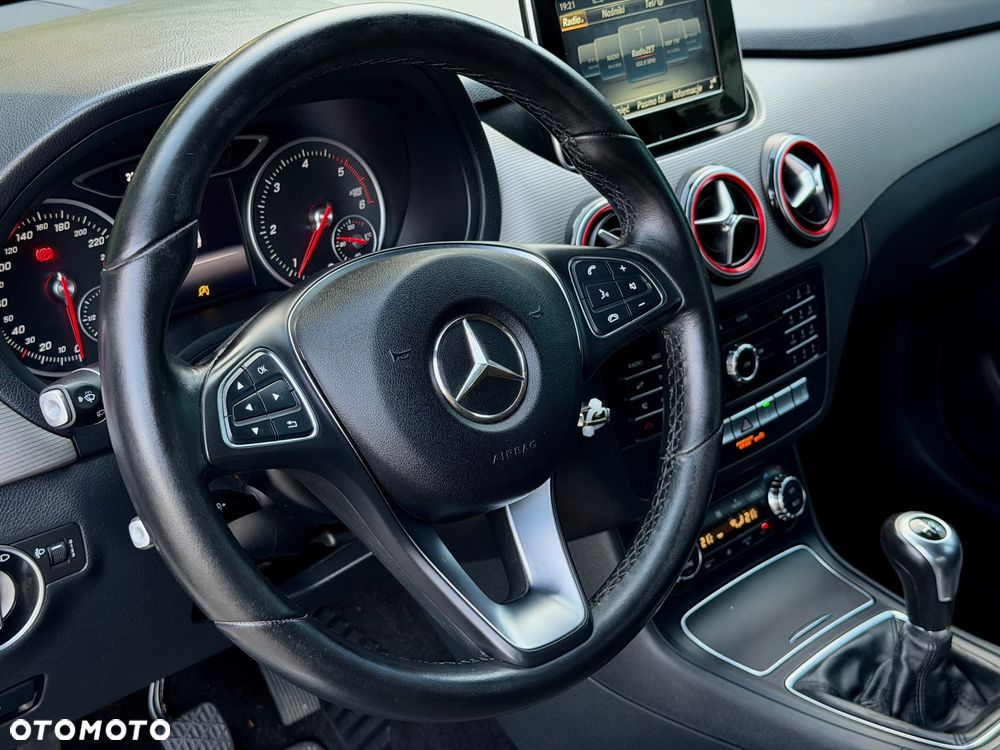 Mercedes-Benz Klasa B 160 d Edition - 25