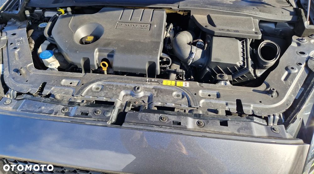 Jaguar E-Pace D150 AWD S - 6