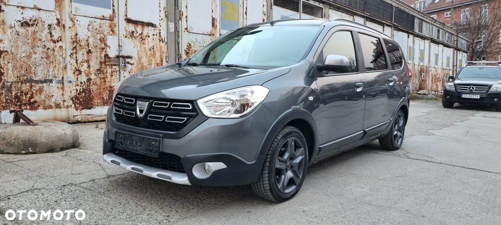 Dacia Lodgy SCe 100 Stepway - 1