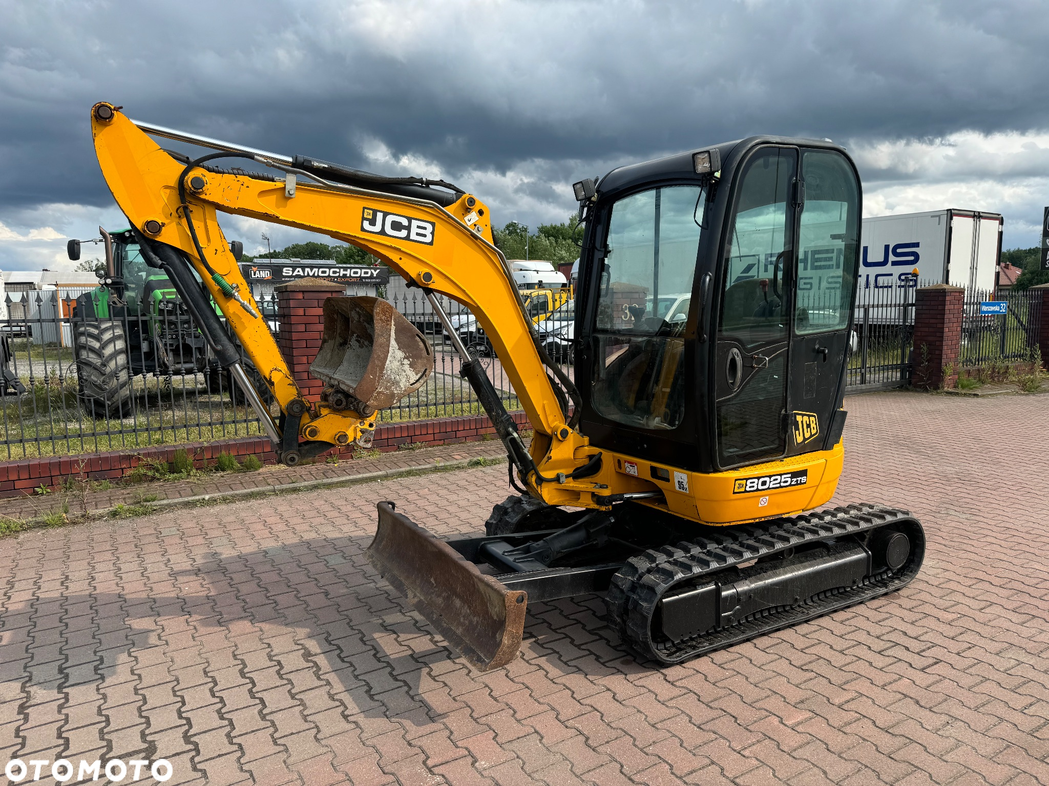 JCB 8025 - 7