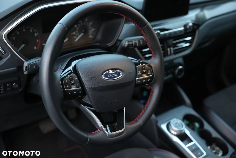 Ford Escape 2.0 EcoBoost AWD Titanium - 17