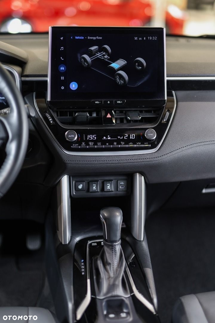 Toyota Corolla Cross - 33