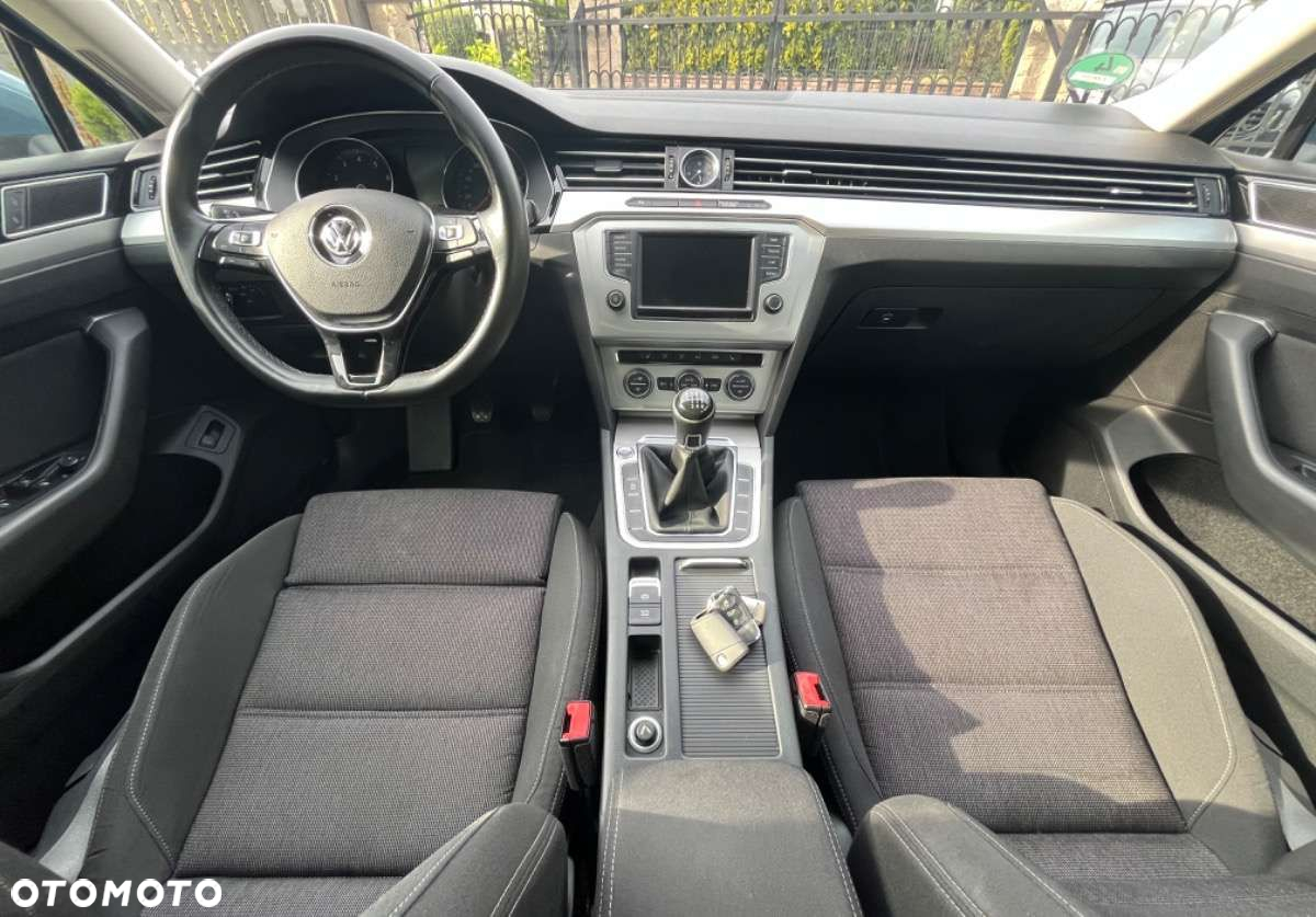 Volkswagen Passat - 18