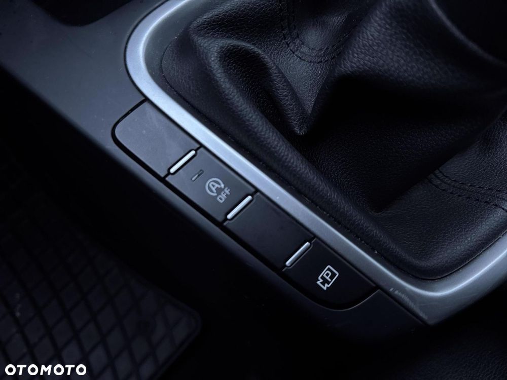 Kia Ceed 1.5 T-GDI M - 21