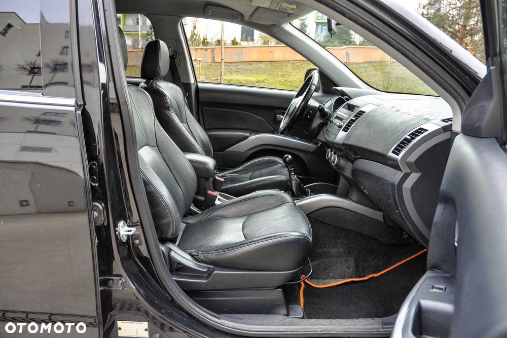 Peugeot 4007 - 11