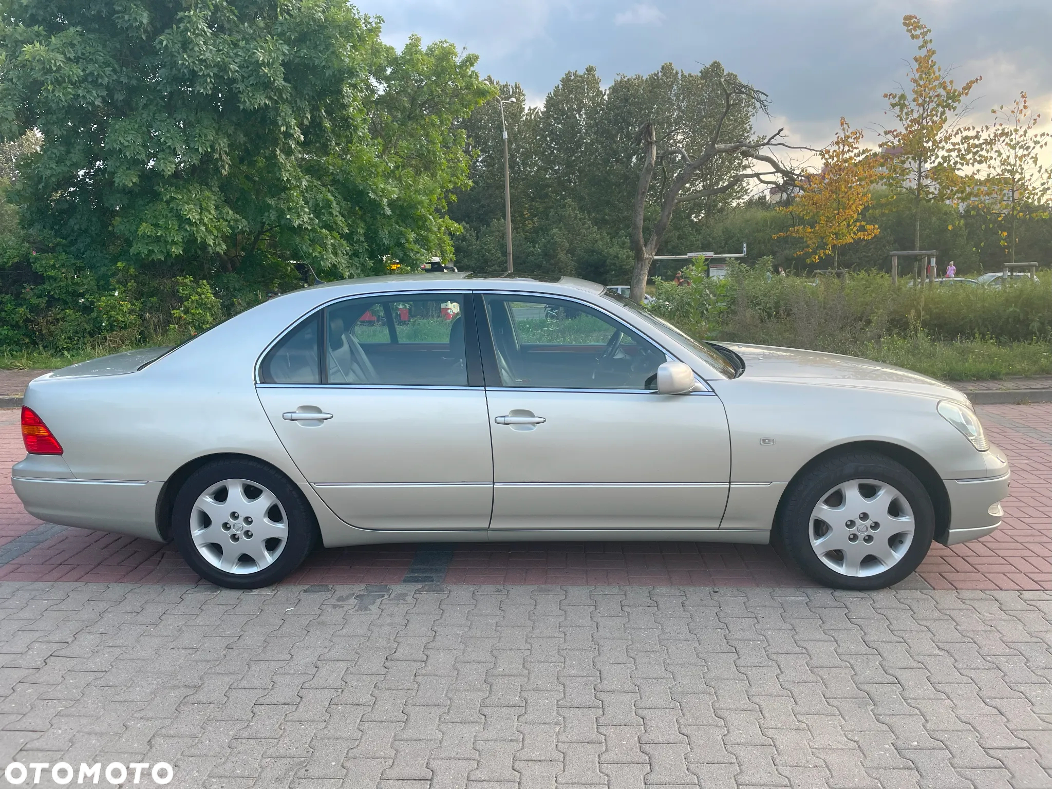 Lexus LS - 3
