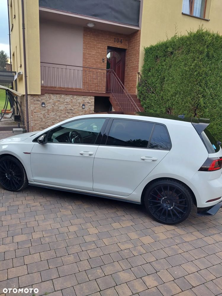 Volkswagen Golf GTI 2.0 TSI OPF DSG Performance - 2
