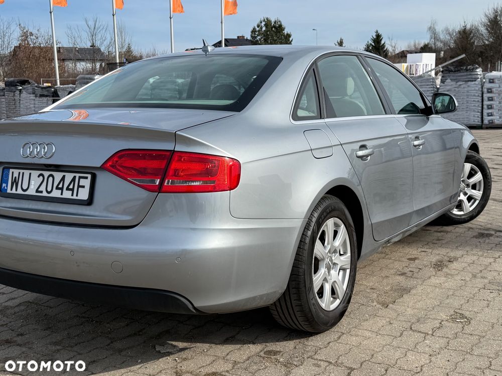 Audi A4 Limousine - 8