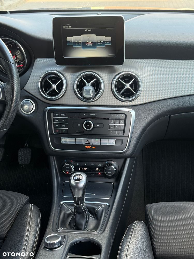 Mercedes-Benz CLA 200 Urban - 9