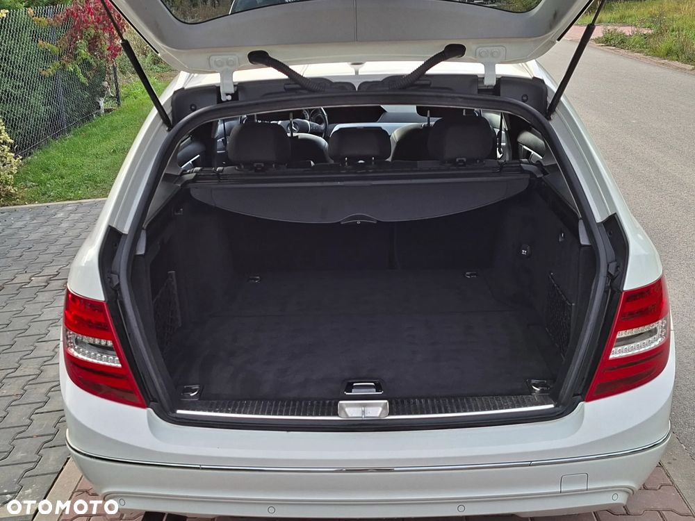 Mercedes-Benz Klasa C 180 BlueEFFICIENCY 7G-TRONIC Avantgarde - 37