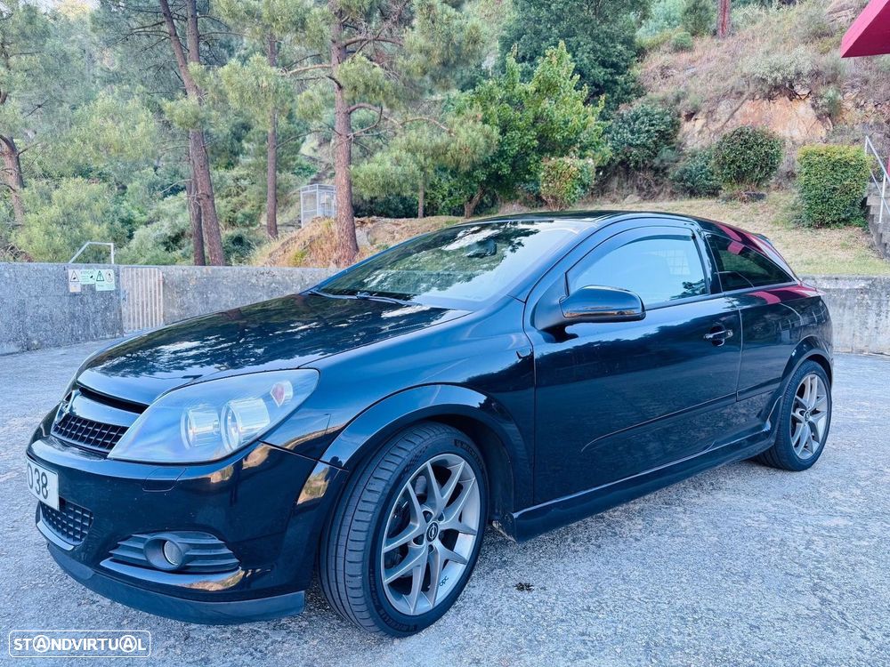Opel Astra GTC - 1