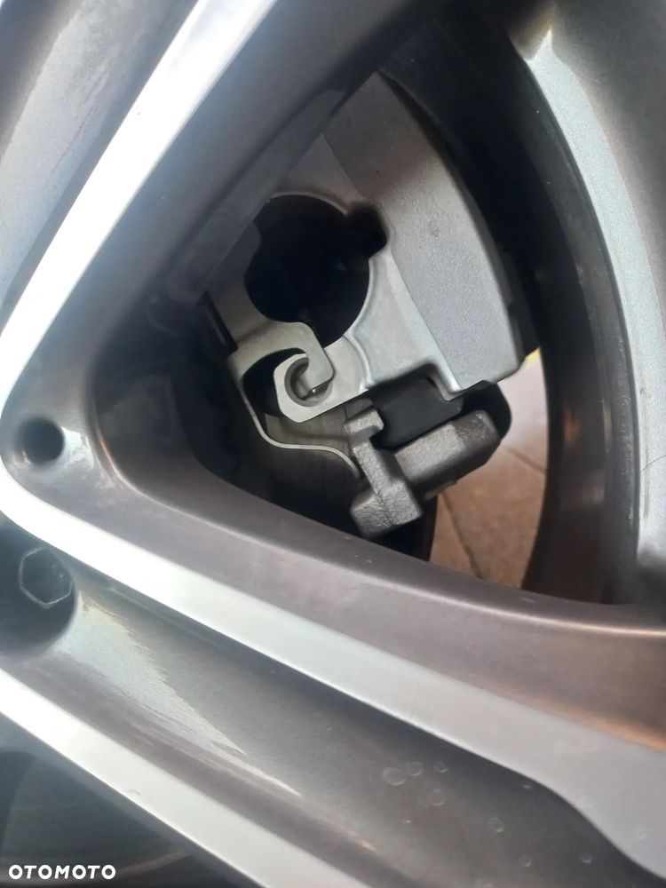 Mercedes-Benz GLC - 37