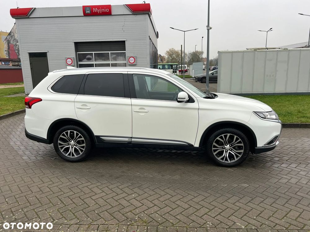 Mitsubishi Outlander 2.0 2WD CVT Diamant Edition - 4