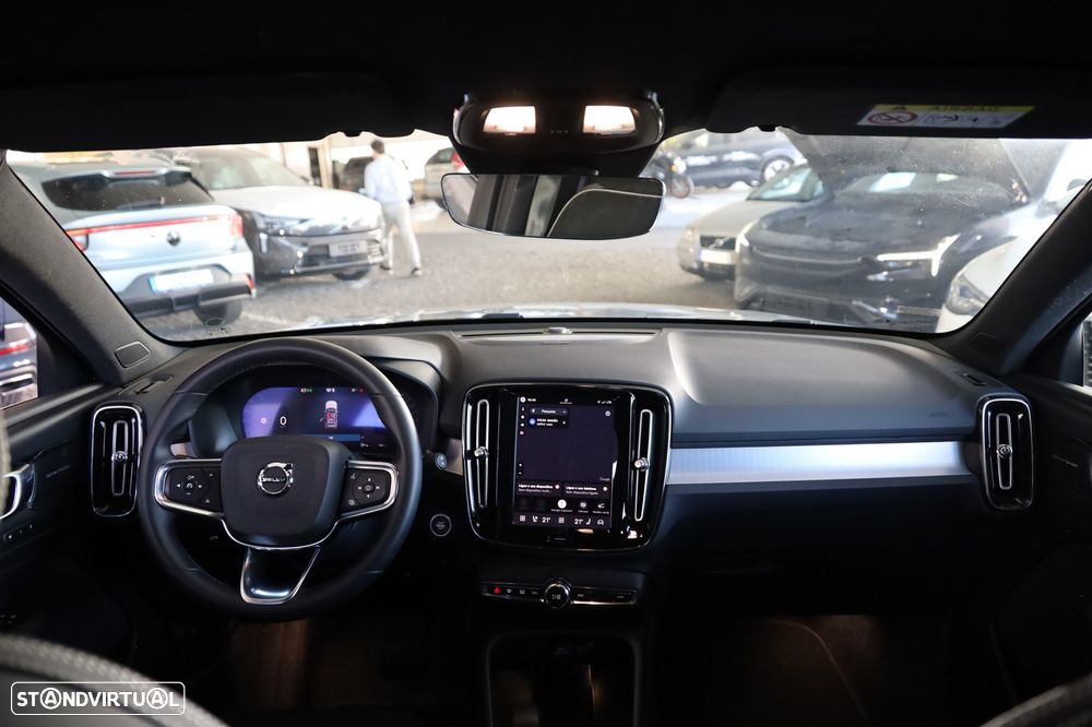 Volvo XC 40 2.0 B3 Plus Dark - 18