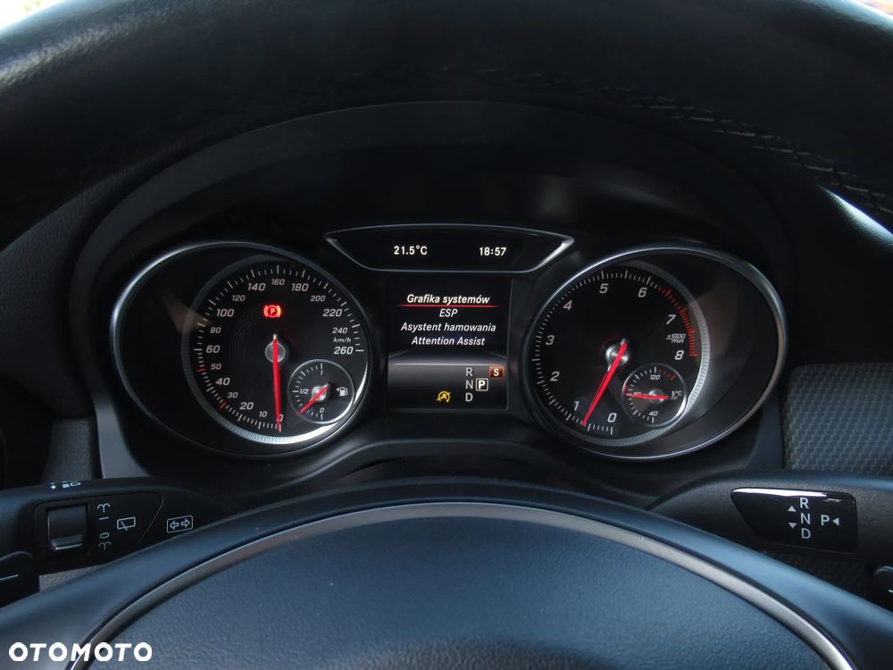 Mercedes-Benz GLA 200 7G-DCT Style - 33