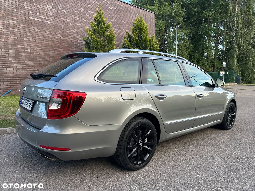 Skoda Superb 2.0 TSI DSG Exclusive - 10