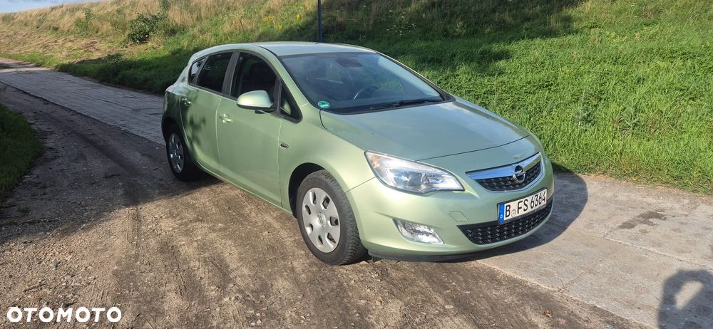 Opel Astra 1.4 Turbo Color Edition - 1