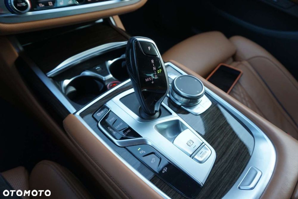 BMW Seria 7 - 11