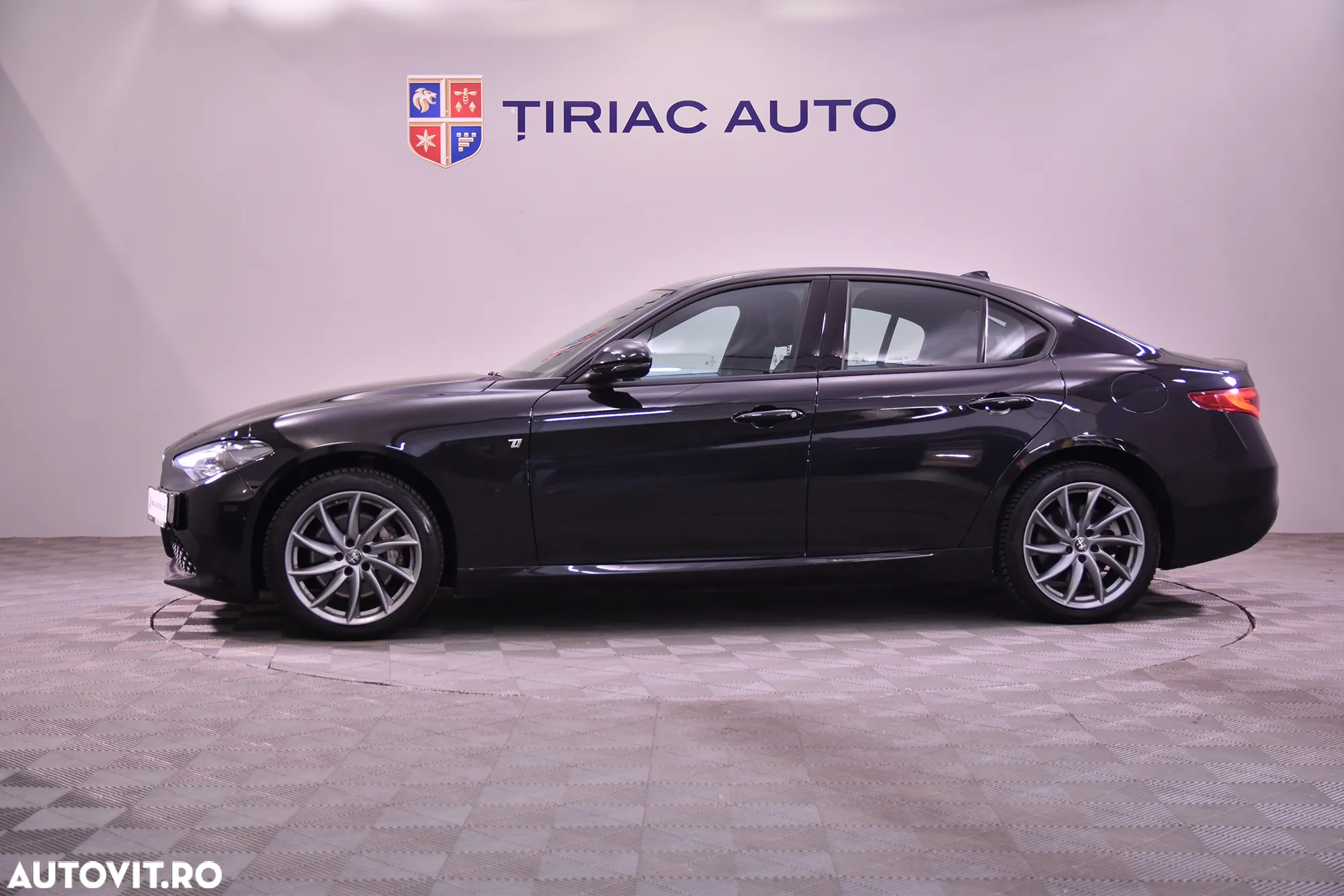 Alfa Romeo Giulia 2.0 Turbo 16V AT8-Q4 Ti - 2