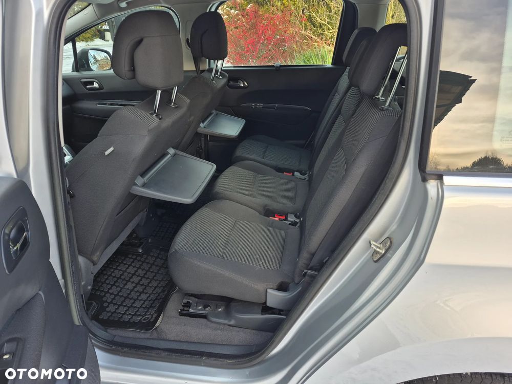 Peugeot 5008 HDI 150 Active - 10