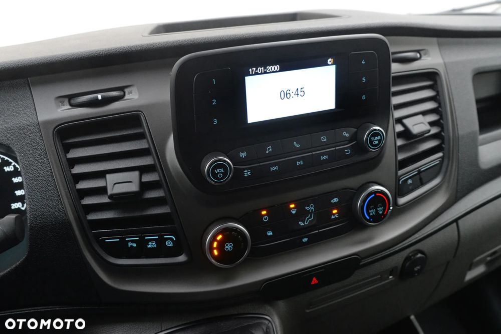 Ford Transit - 32