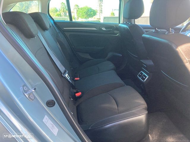 Renault Mégane Sport Tourer 1.6 E-Tech Plug-In Limited - 36