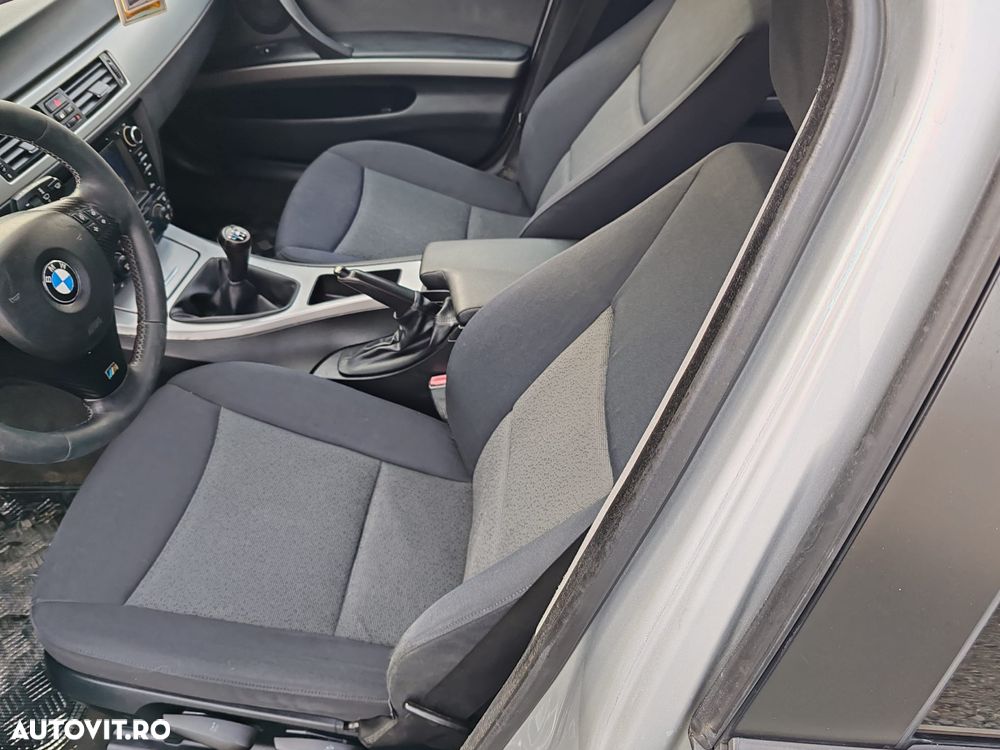 BMW Seria 3 318i - 9