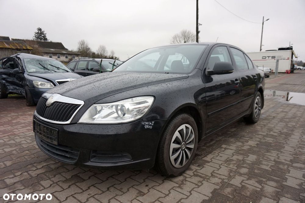 SKODA OCTAVIA II LIFT HB 2009 9910 1.4 TSI CAXA 122KM LHY CZARNY na części - 1