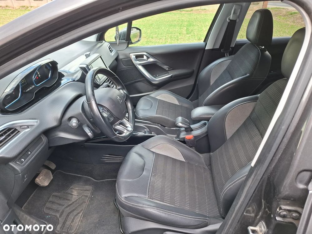 Peugeot 2008 PureTech 110 GPF Stop&Start EAT6 Allure - 12