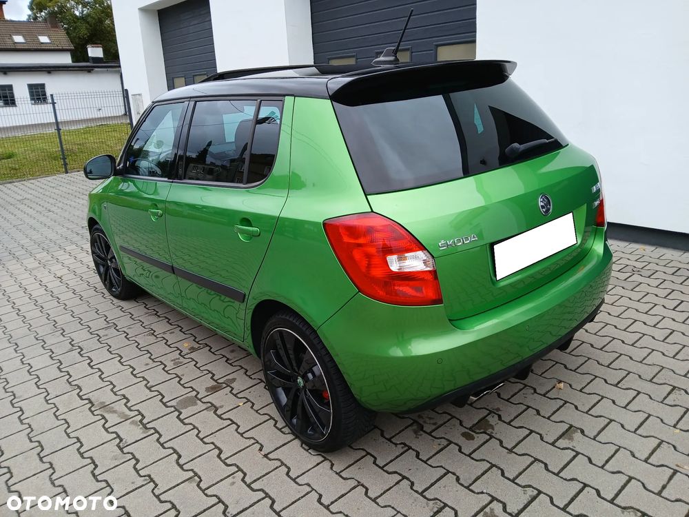 Skoda Fabia 1.4 TSI DSG RS - 23