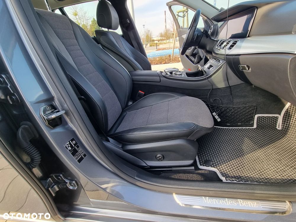 Mercedes-Benz Klasa E 220 d 4-Matic 9G-TRONIC - 16