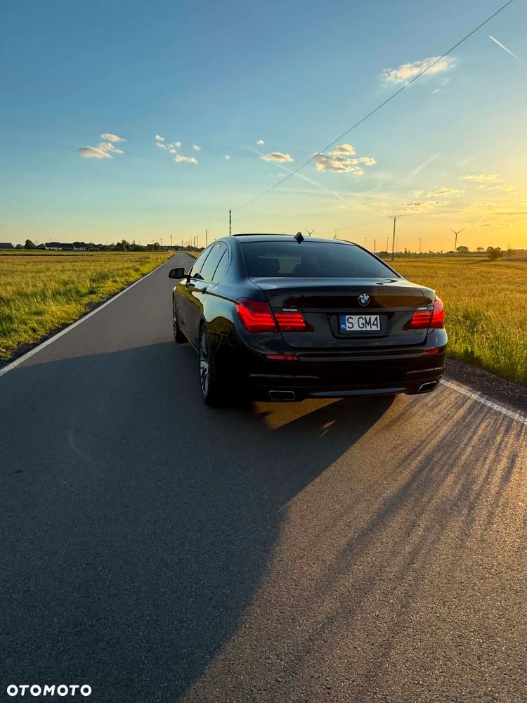 BMW Seria 7 750Li - 6