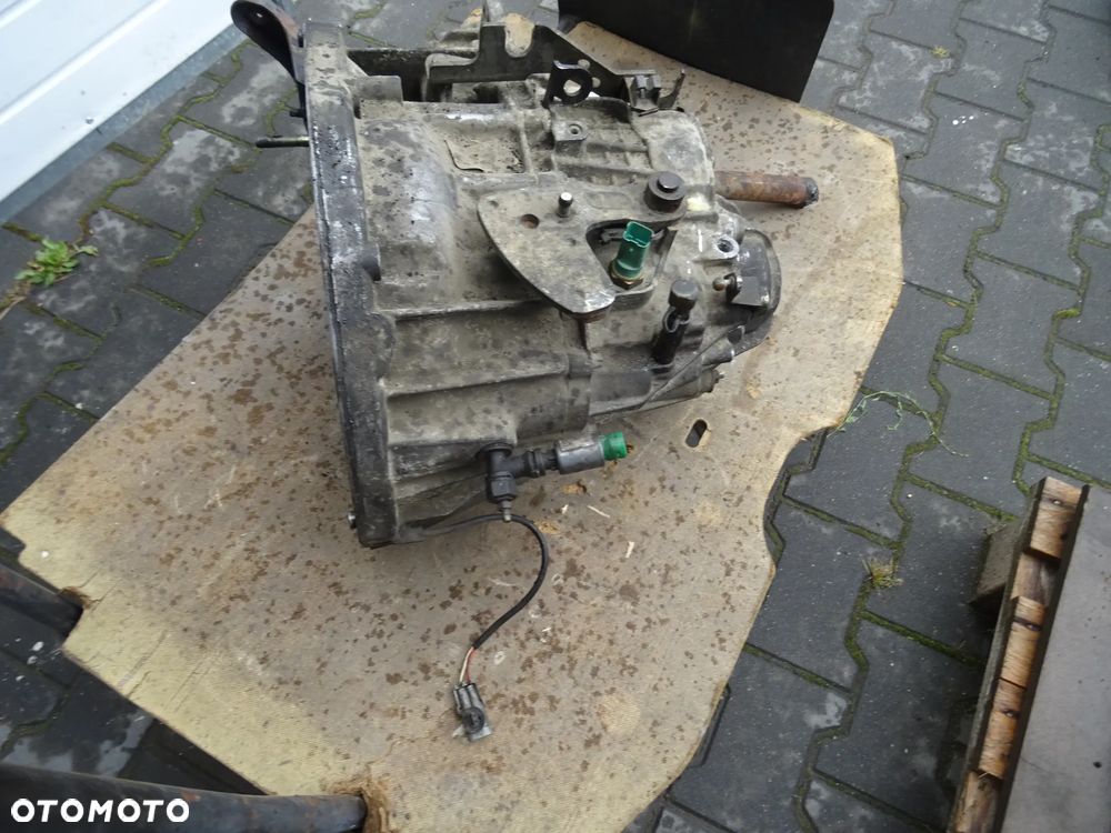 WYPRZEDAZ RENAULT ESPACE IV 2,0 TURBO SKRZYNIA BIEGOW PK6 013 STAN BDB MOZLIWY MONTAZ CZESCI ROZNE - 1