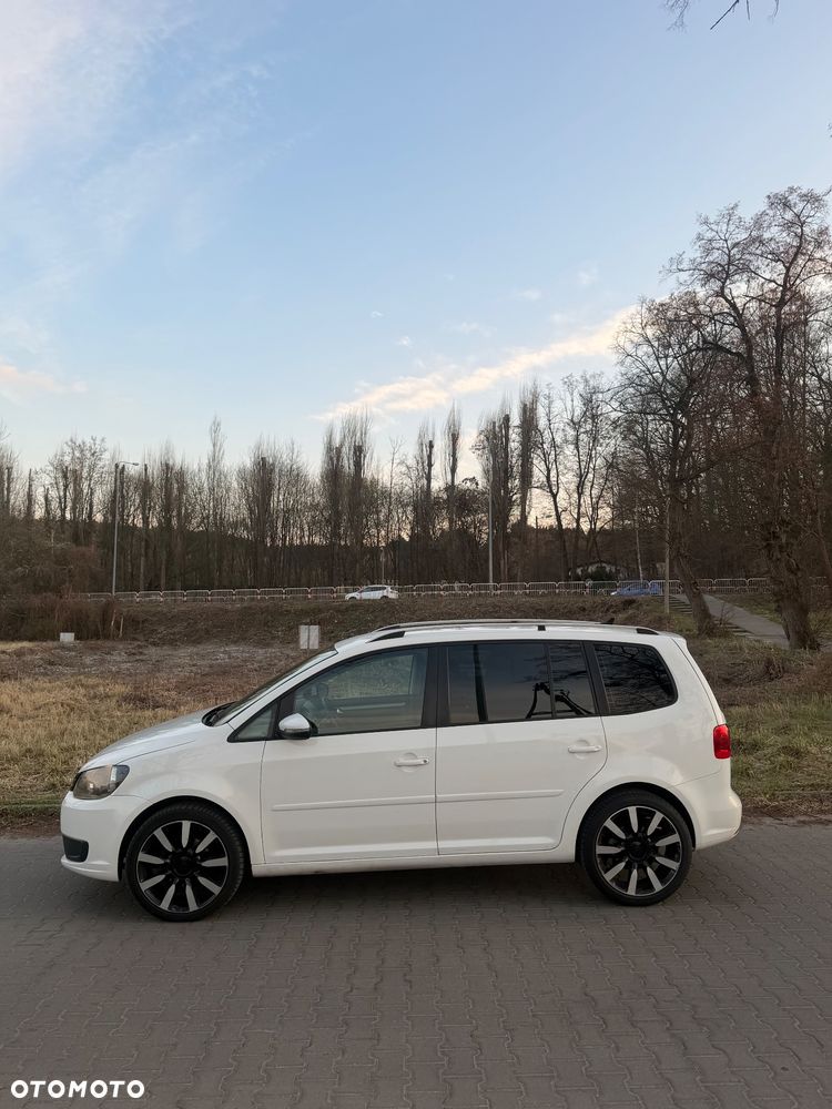 Volkswagen Touran 1.6 TDI DPF Cross DSG - 4