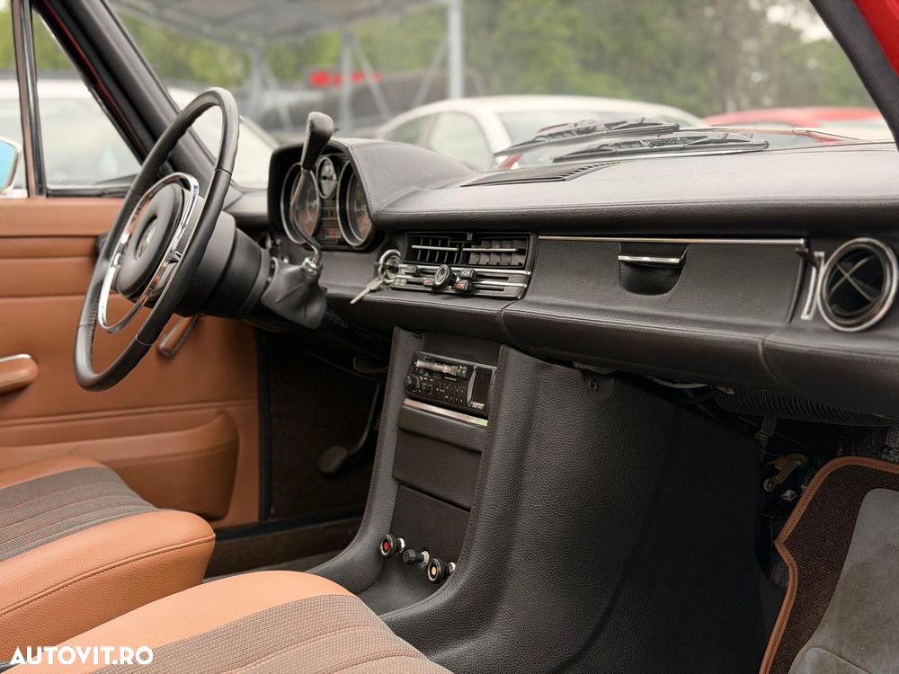Mercedes-Benz W115 - 18